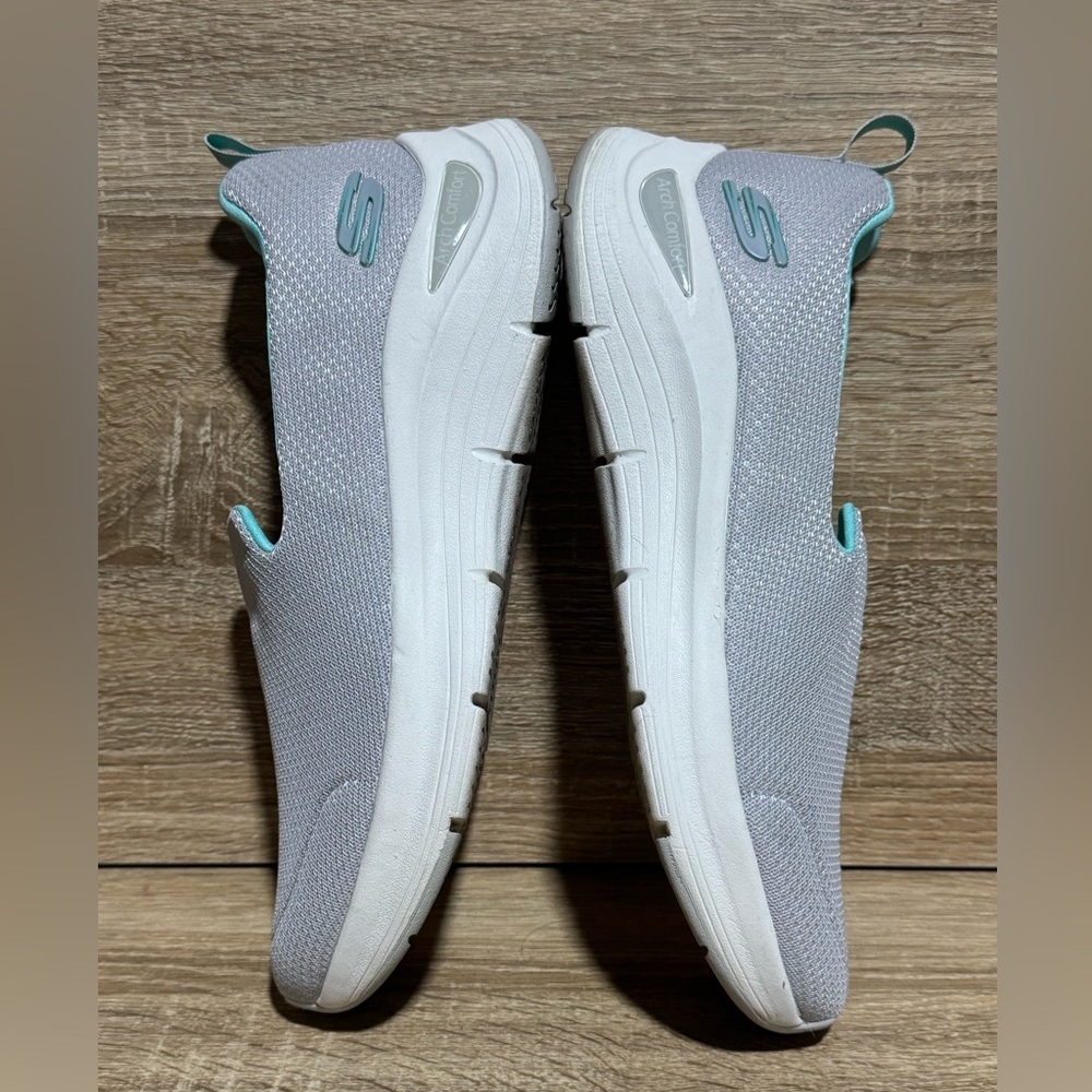 SKECHERS Women's Arch Fit Comfort Slip On Athletic Shoes Sneaker Gray size 10 - Picture 6 of 9